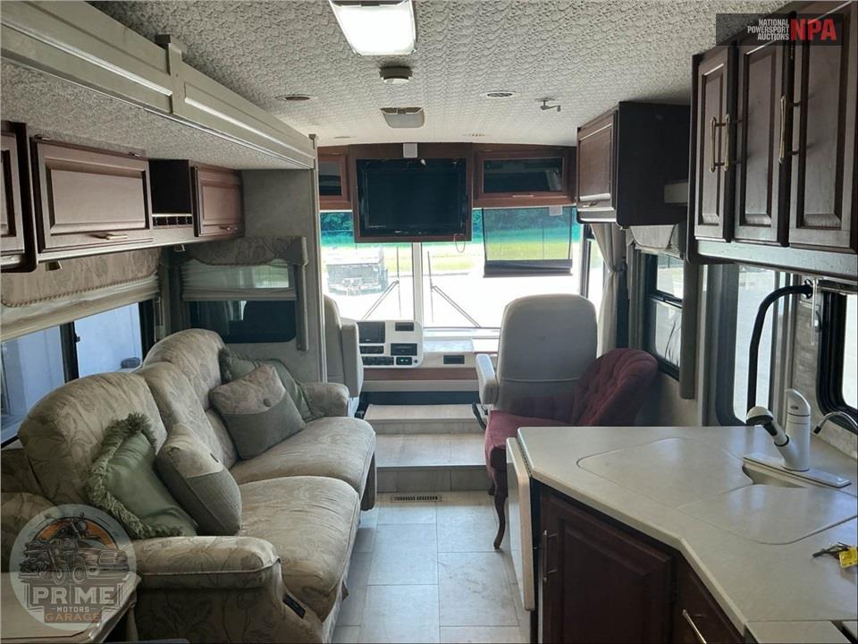 2004 Winnebago M-38G-Ford (**) Adventurer Series — фото 15