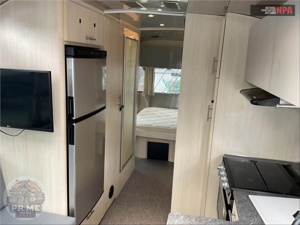 2022 Airstream M-25FB TWIN - FLYING CLOUD SERIES — фото 6