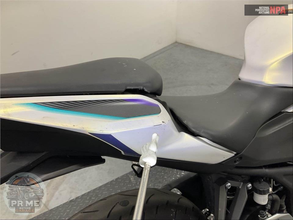 2025 Yamaha YZF-R3 — фото 19
