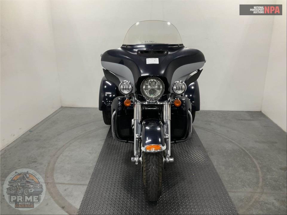 2019 Harley-Davidson FLHTCUTG TRI GLIDE ULTRA — фото 2