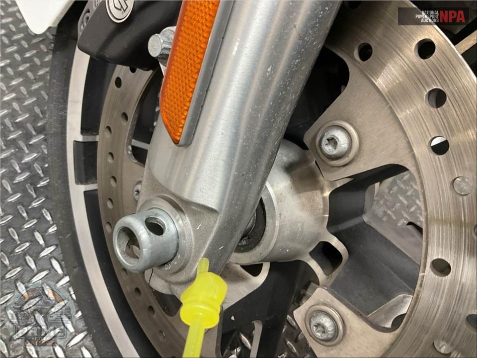2017 Harley-Davidson FLHXS STREET GLIDE SPECIAL — фото 32