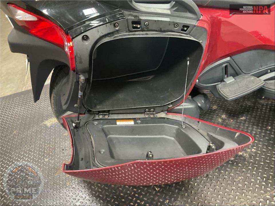2015 Can-Am SPYDER RT SE6 SPECIAL SERIES — фото 21