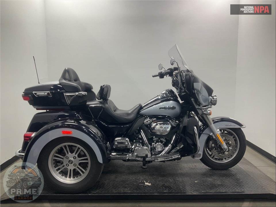 2019 Harley-Davidson FLHTCUTG TRI GLIDE ULTRA — фото 1