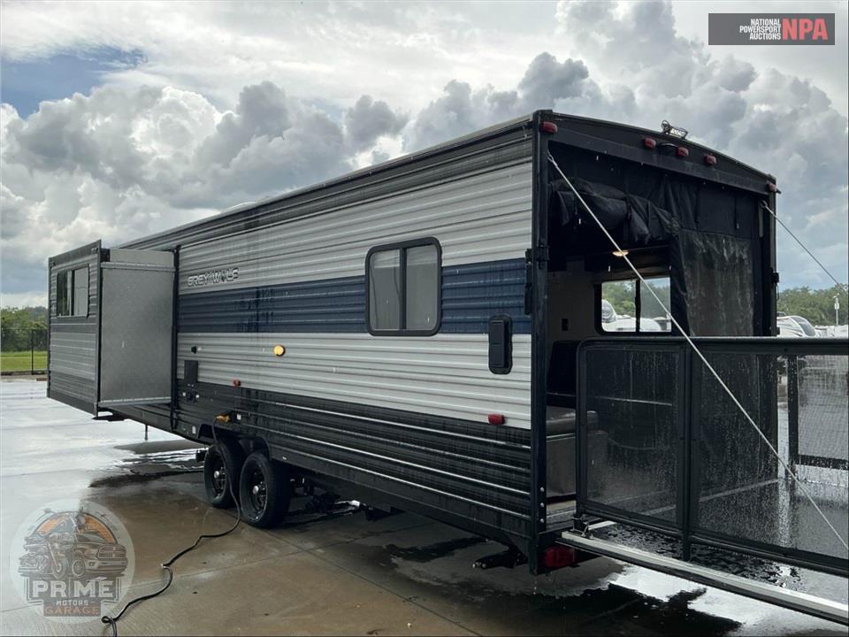 2020 Cherokee By Forest River M-27RR - GREY WOLF TOY HAULER SERIES — фото 3