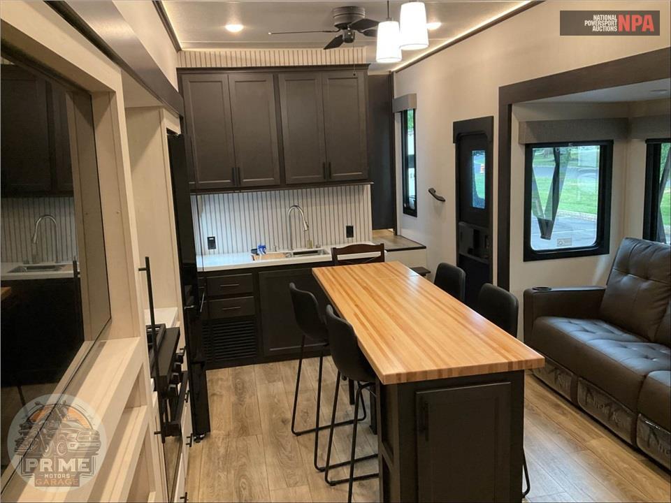 2025 Sabre By Forest River M-36DBB - FIFTH WHEEL SERIES — фото 6