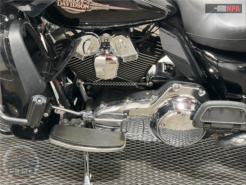2011 Harley-Davidson FLHTC ELECTRA GLIDE CLSC — фото 7