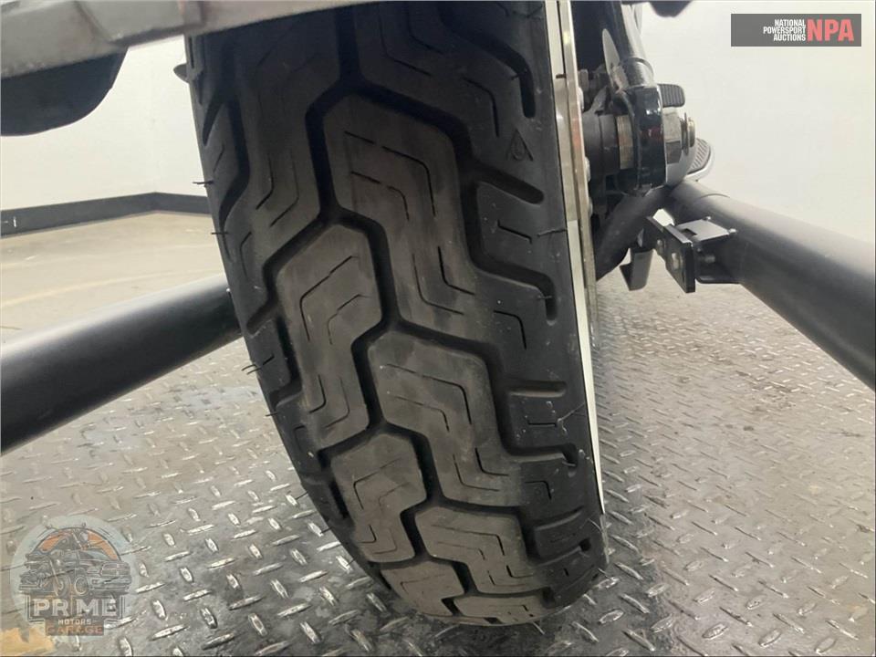 2018 Harley-Davidson FLDE DELUXE — фото 17