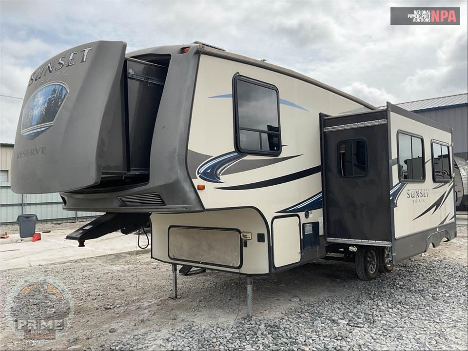 2013 Crossroads Rv M-26 RB - SUNSET TRAIL RESERVE FIFTH WHEEL SERIES — фото 2