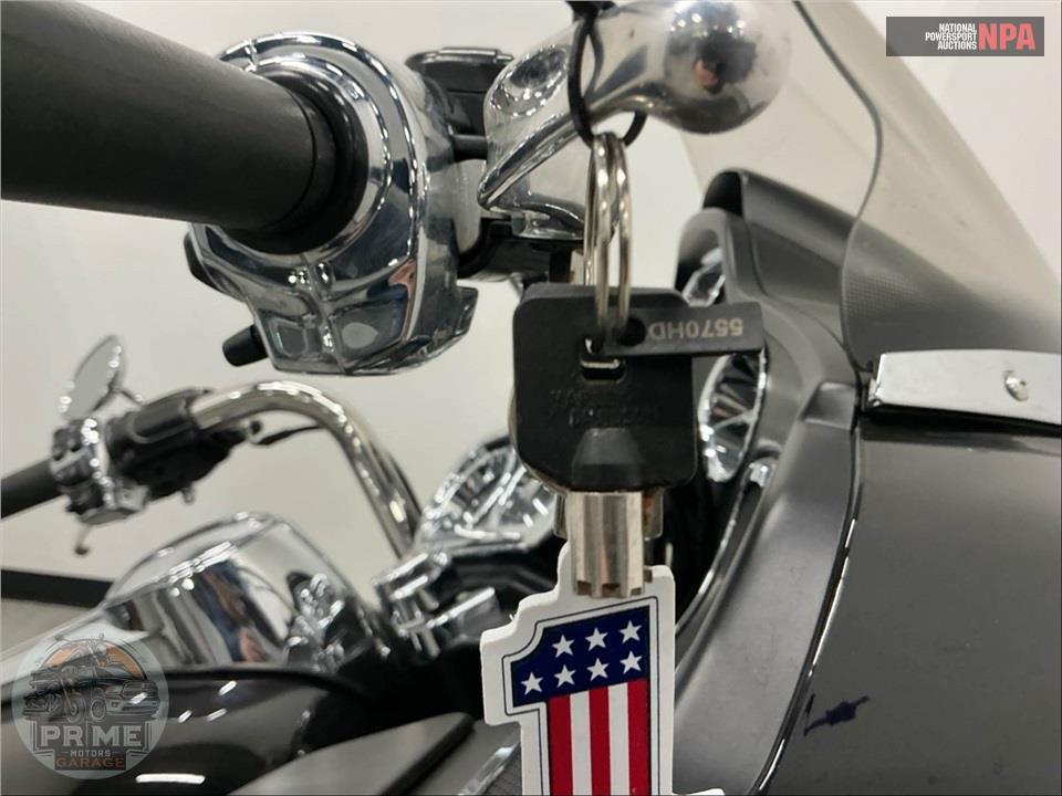 2017 Harley-Davidson FLTRX ROAD GLIDE — фото 11
