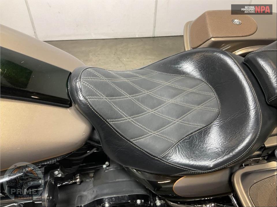 2013 Harley-Davidson FLTRXSE2 SCREAMIN EAGLE — фото 27