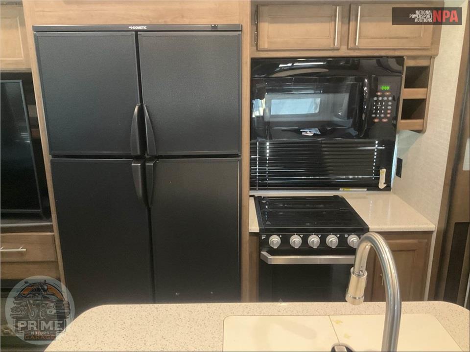 2019 Keystone Rv M-368 MBI - COUGAR FIFTH WHEEL SERIES — фото 16