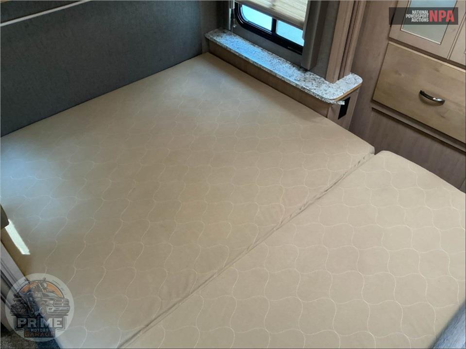 2019 Thor Motor Coach M-22FE E350-V10 - FREEDOM ELITE SERIES — фото 19