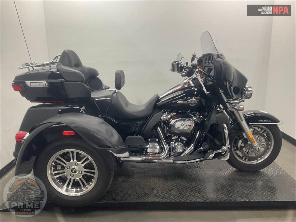 2023 Harley-Davidson FLHTCUTG TRI GLIDE ULTRA CLASSIC — фото 1