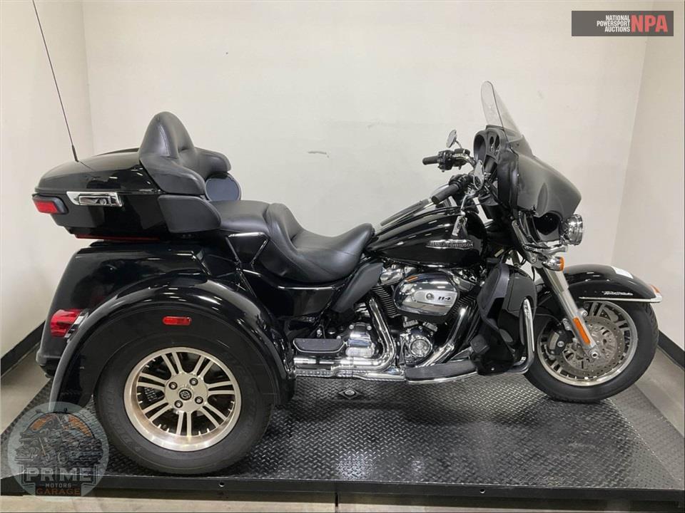 2019 Harley-Davidson FLHTCUTG TRI GLIDE ULTRA — фото 1