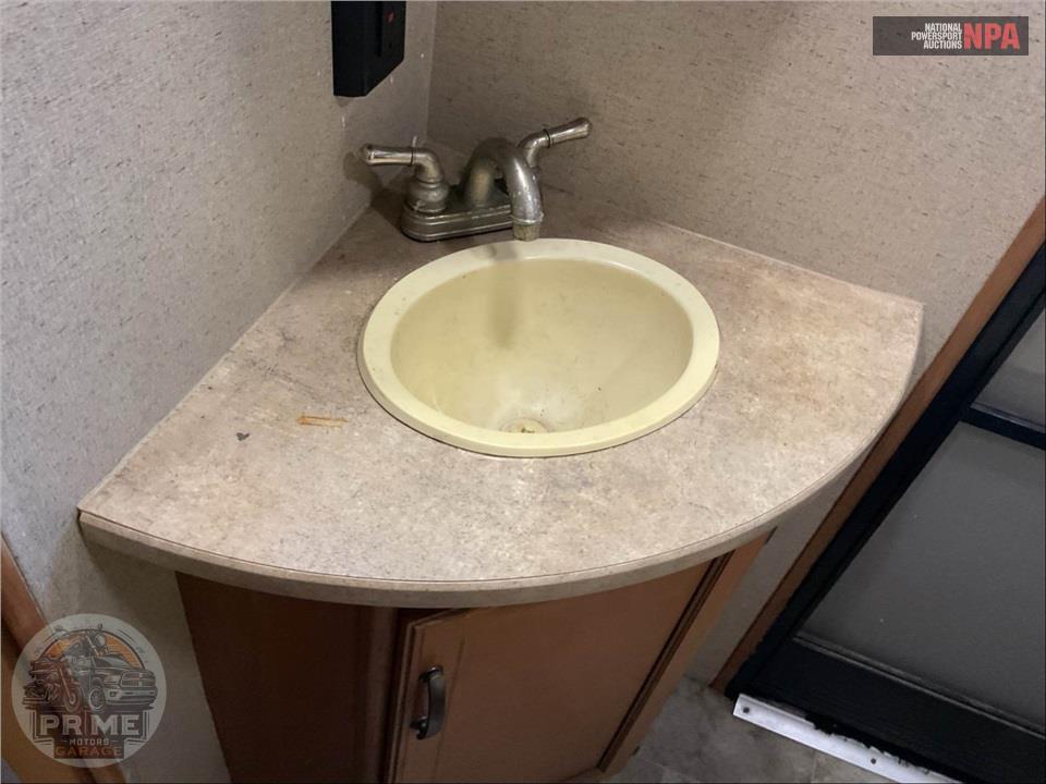 2016 Crossroads Rv M-240 BI - SUNSET TRAIL SUPER LITE SERIES — фото 18