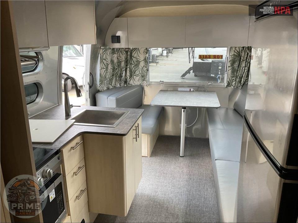 2022 Airstream M-25FB TWIN - FLYING CLOUD SERIES — фото 9