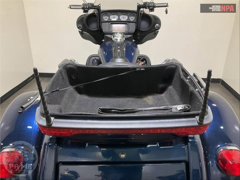 2014 Harley-Davidson FLHTCUTG TRIGLIDE ULTRA CLASSIC — фото 29