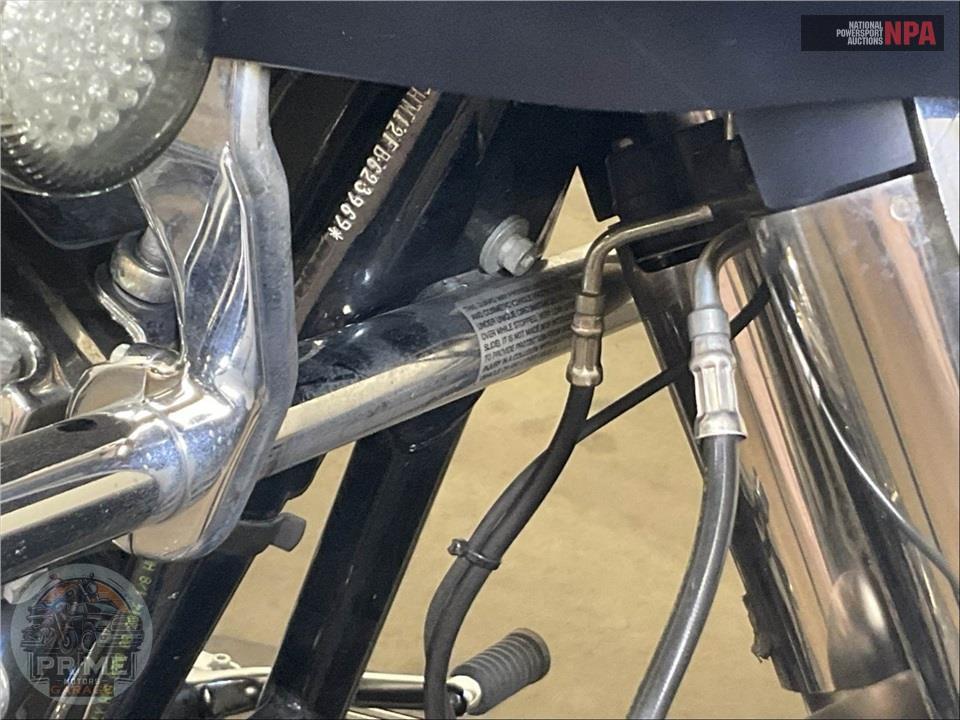 2015 Harley-Davidson FLTRX ROAD GLIDE — фото 13
