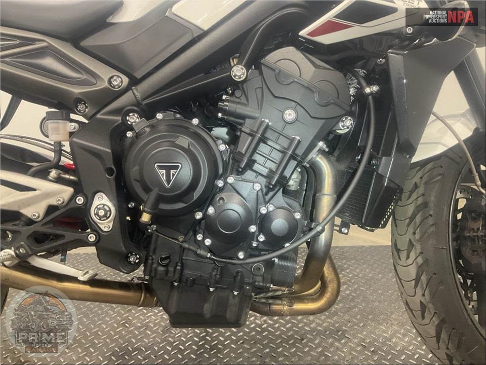 2024 Triumph STREET TRIPLE 765 R — фото 6