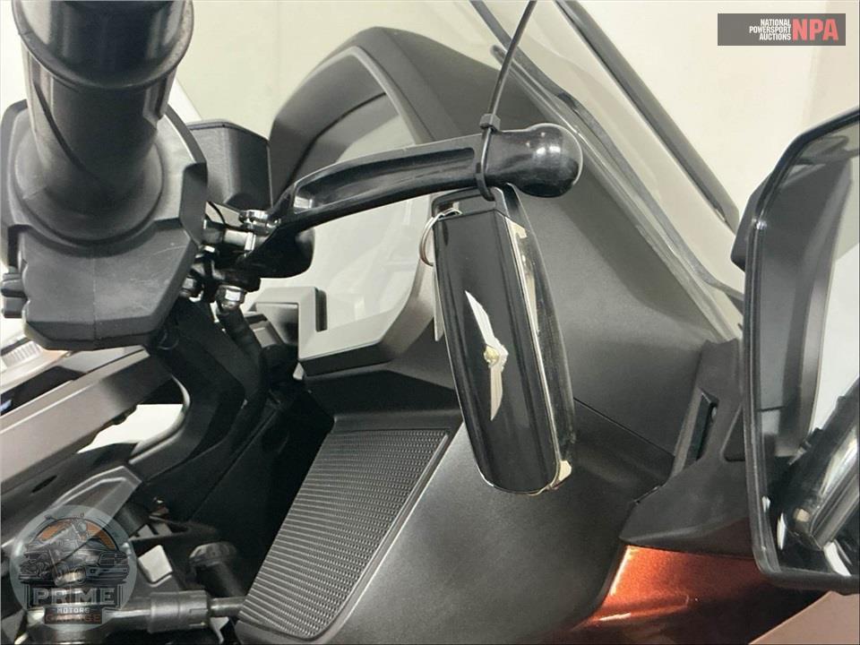 2018 Honda GL1800B GOLDWING — фото 10