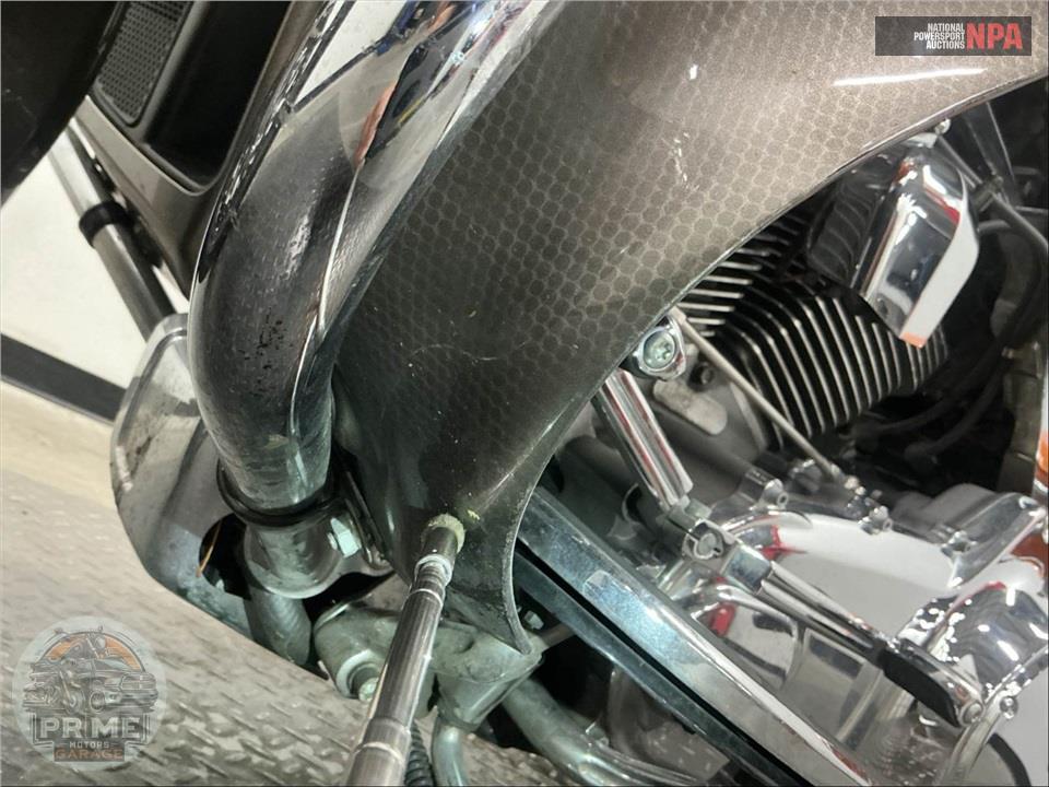 2015 Harley-Davidson FLTRUSE CVO ROAD GLIDE ULTRA — фото 18