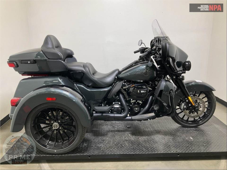 2025 Harley-Davidson FLHTCUTG TRI GLIDE ULTRA CLASSIC — фото 1