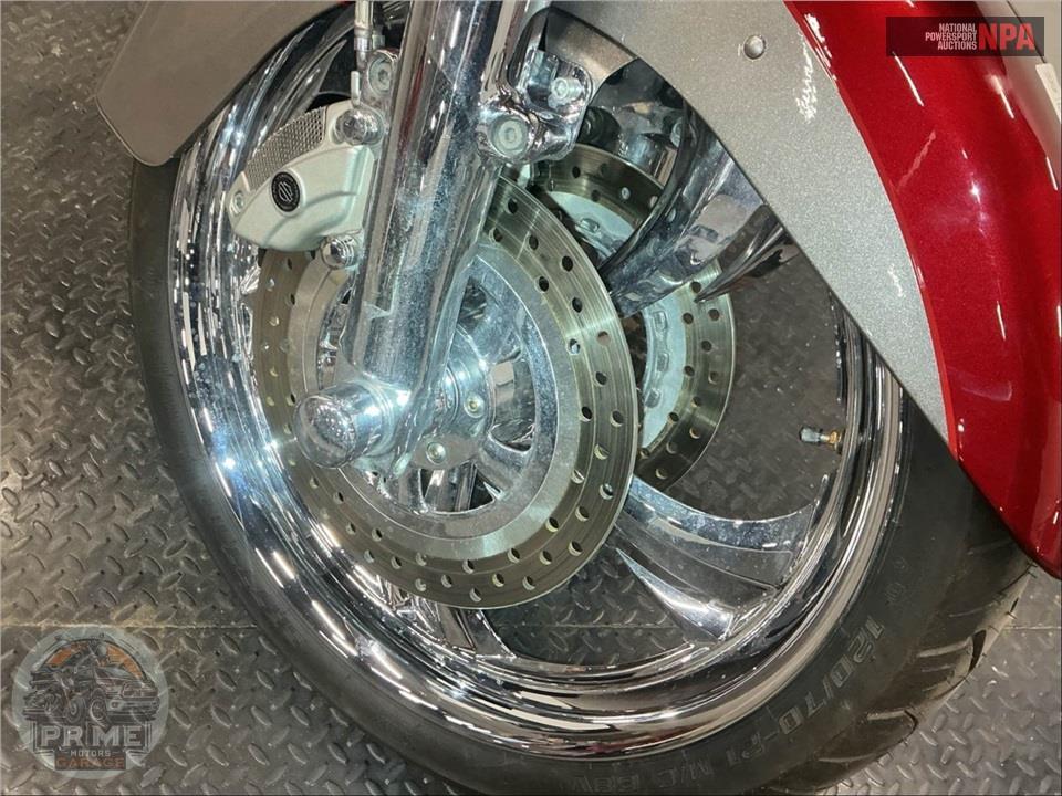 2016 Harley-Davidson FLTRUSE CVO ROAD GLIDE ULTRA — фото 34