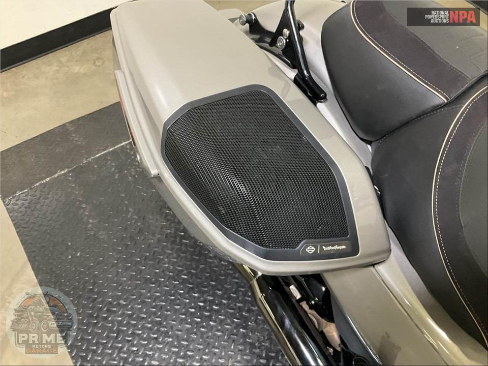 2023 Harley-Davidson FLTRXSE CVO ROAD GLIDE — фото 25
