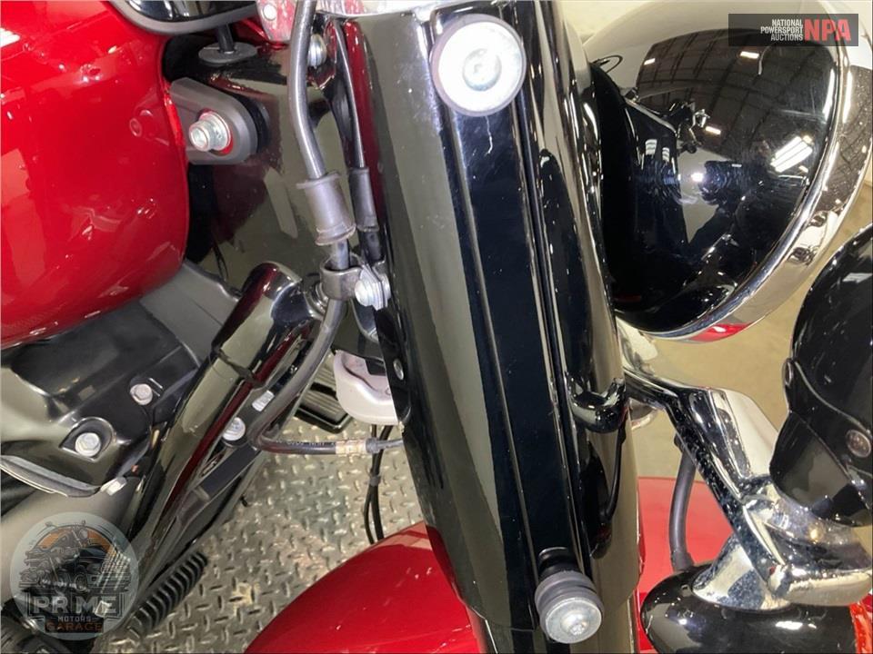 2019 Harley-Davidson FLHC HERITAGE CLASSIC — фото 12