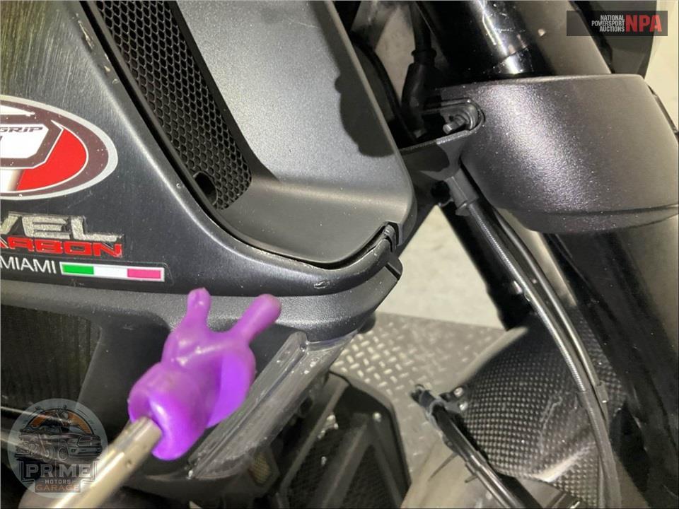 2015 Ducati DIAVEL CARBON WHITE — фото 20