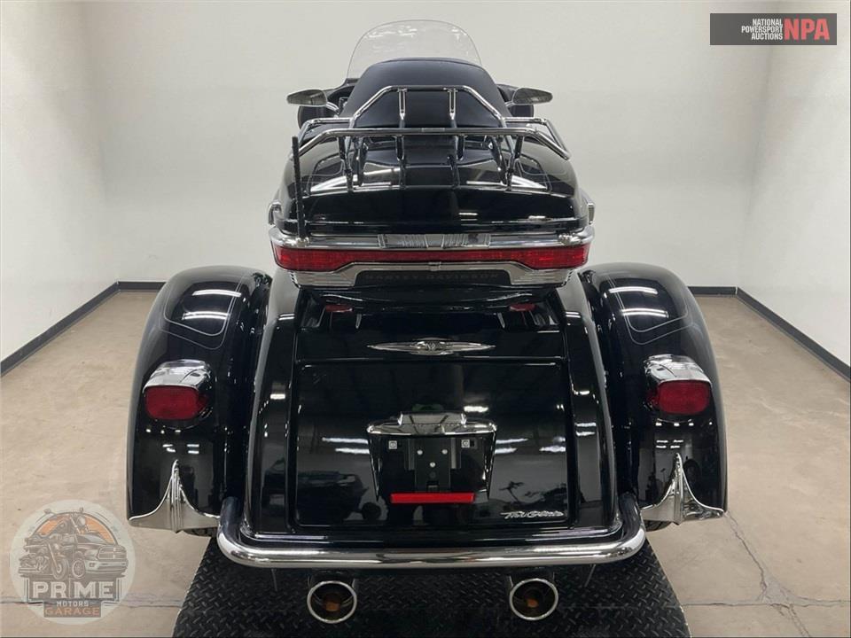2024 Harley-Davidson FLHTCUTG TRI GLIDE ULTRA CLASSIC — фото 4