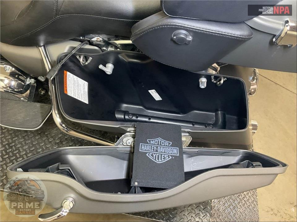 2019 Harley-Davidson FLHTK ULTRA LIMITED — фото 17