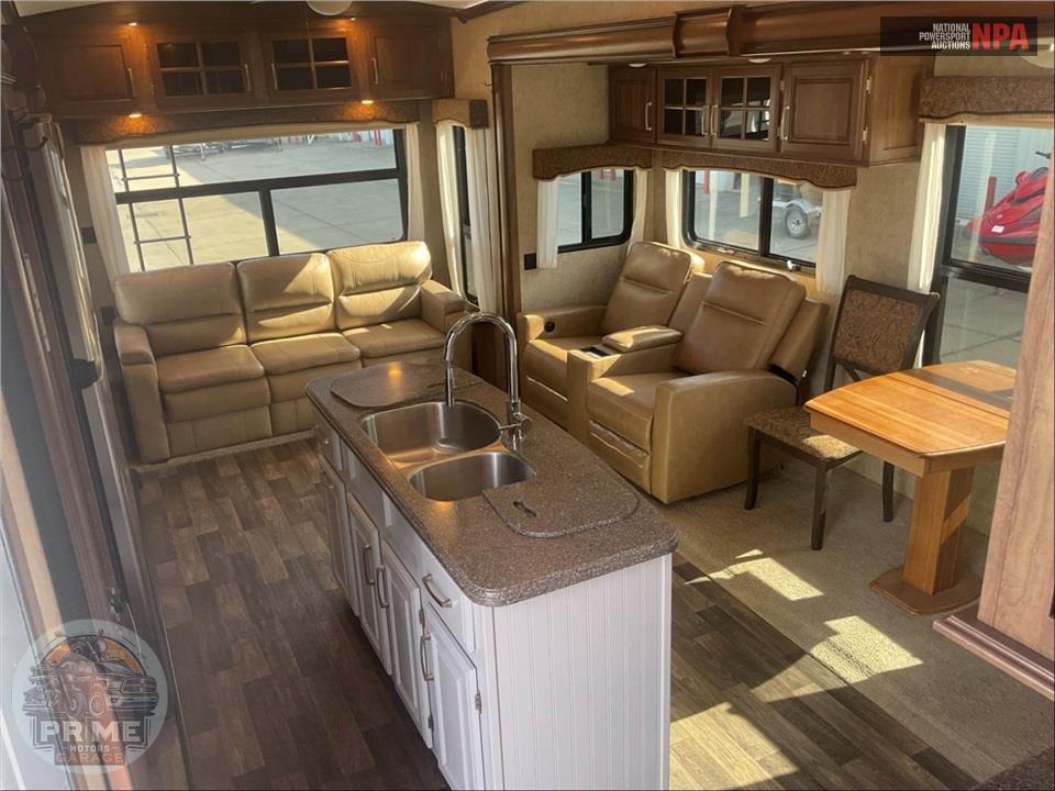2017 Keystone Rv M-3160 RL MONTANA FIFTH WHEEL SERIES — фото 6