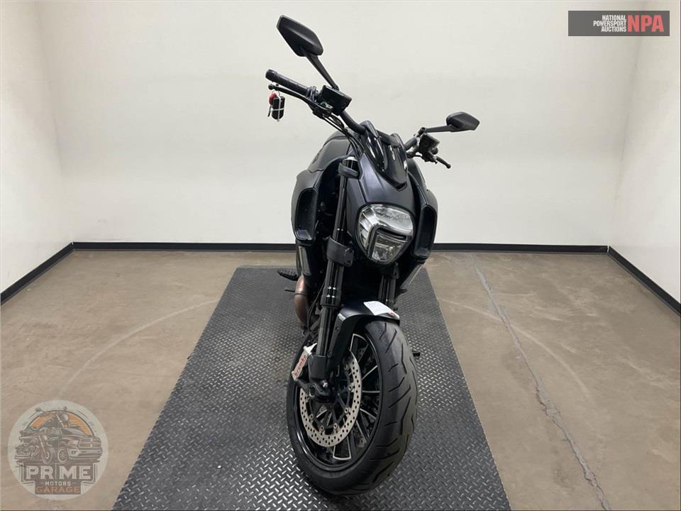 2016 Ducati DIAVEL DARK — фото 2