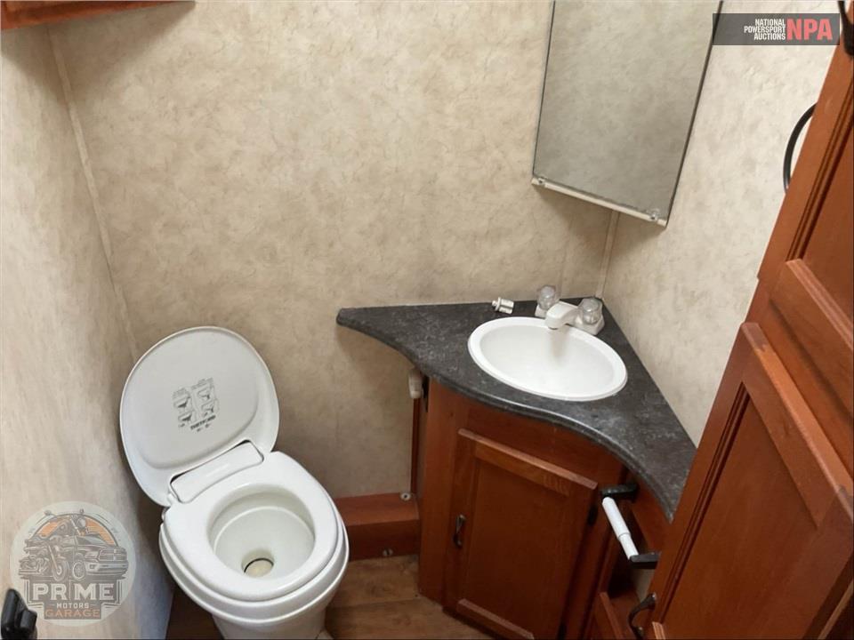 2011 Coachmen By Forest River M-31 FK FORD E45 - FREELANDER SERIES — фото 35