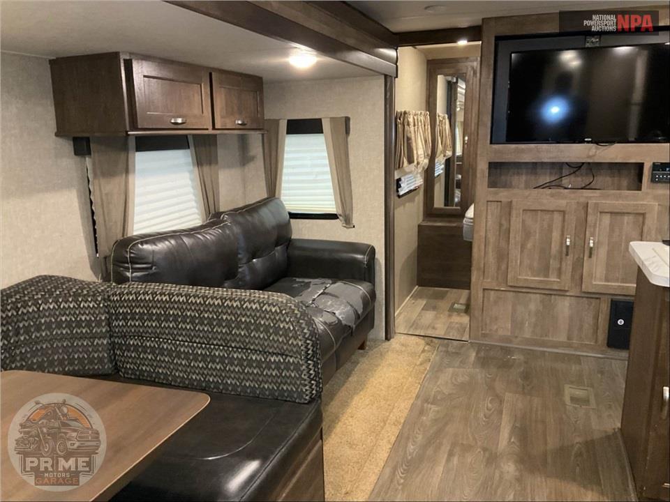 2019 Vibe By Forest River M-306BHS - EXTREME LITE SERIES — фото 9