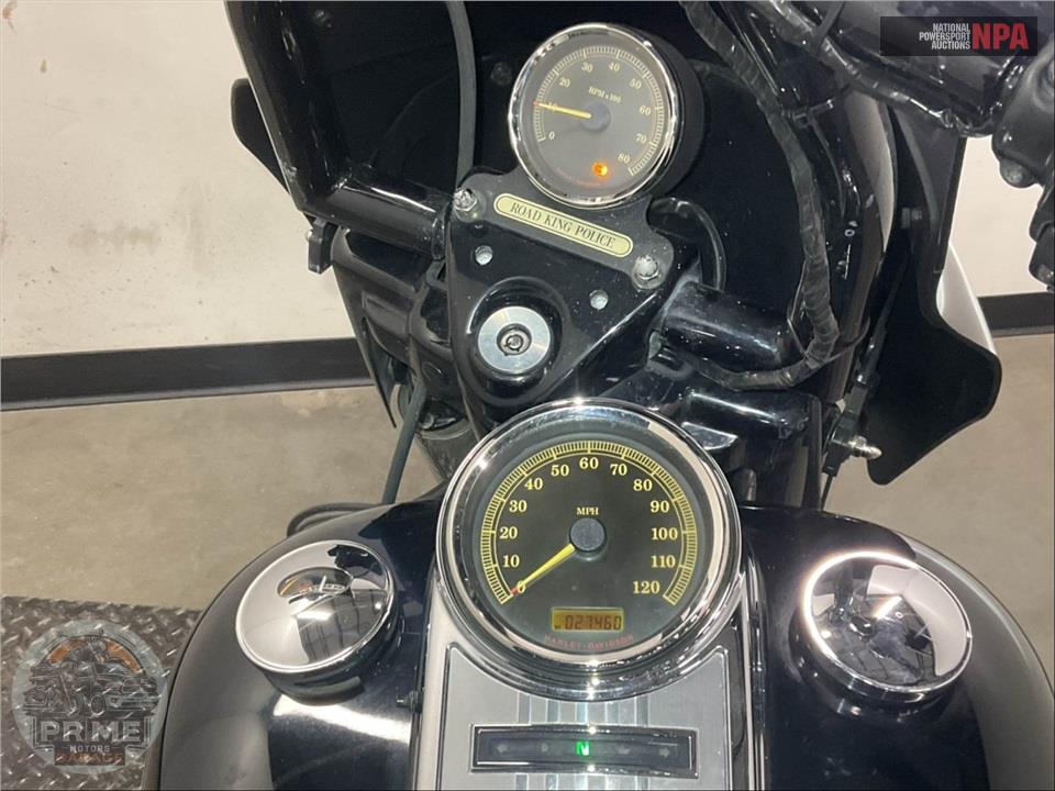 2011 Harley-Davidson FLHP POLICE ROAD KING — фото 5