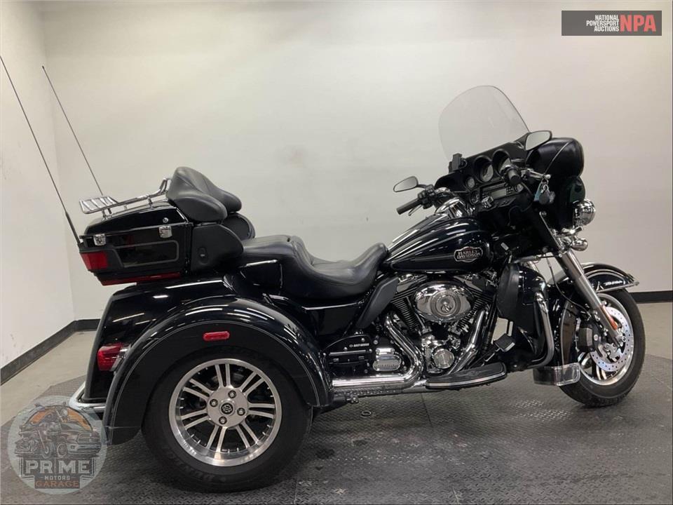 2013 Harley-Davidson FLHTCUTG TRIGLIDE UL CLSC — фото 1