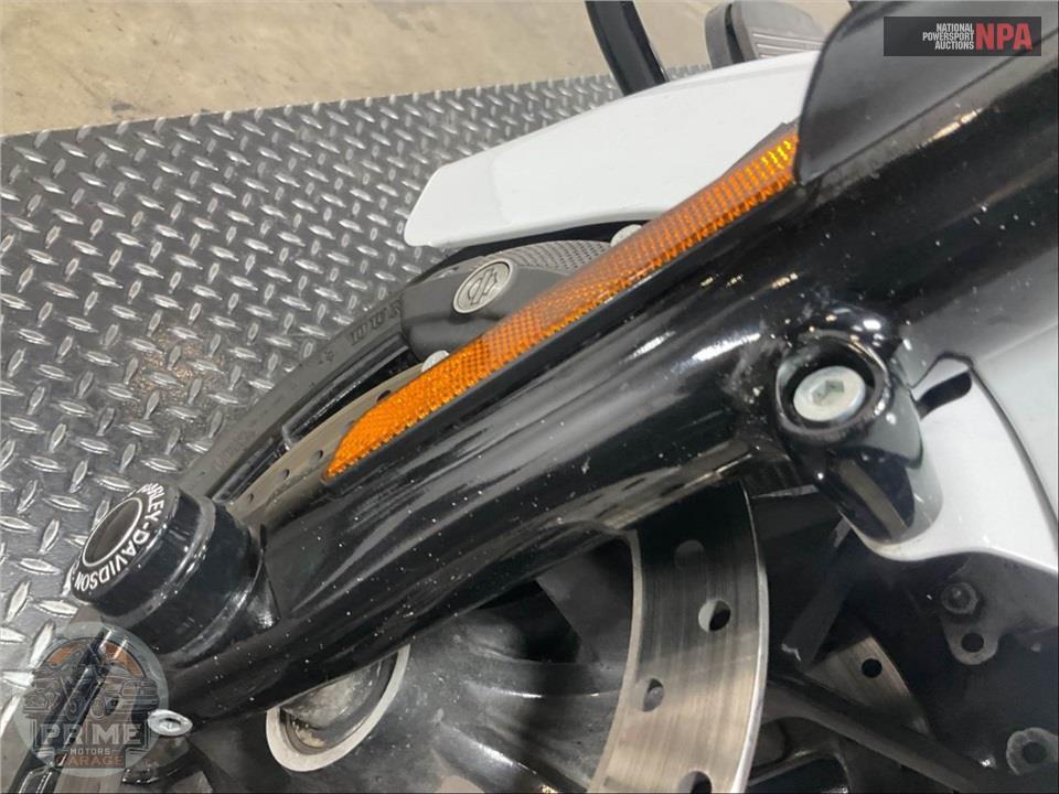 2020 Harley-Davidson FLHXS STREET GLIDE SPECIAL — фото 27