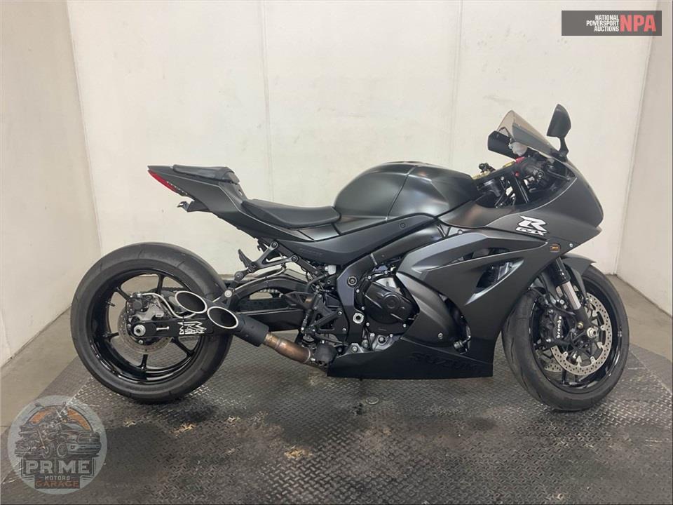 2022 Suzuki GSX-R1000 — фото 1