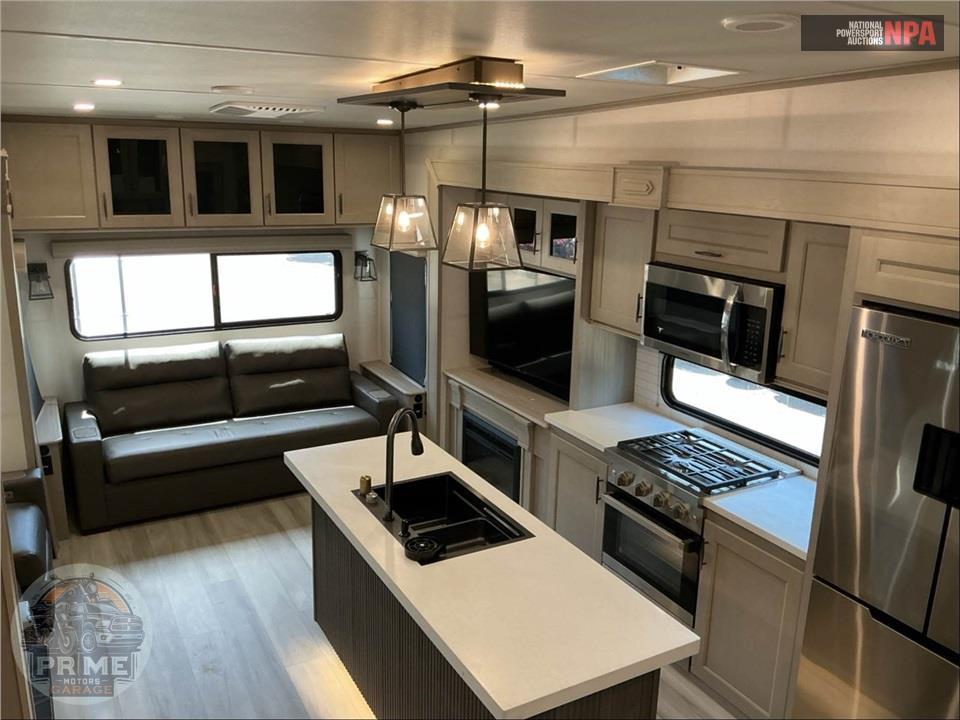 2024 Grand Design Recreational Vehicles M-3503GK - INFLUENCE FIFTH WHEEL SERIES — фото 6