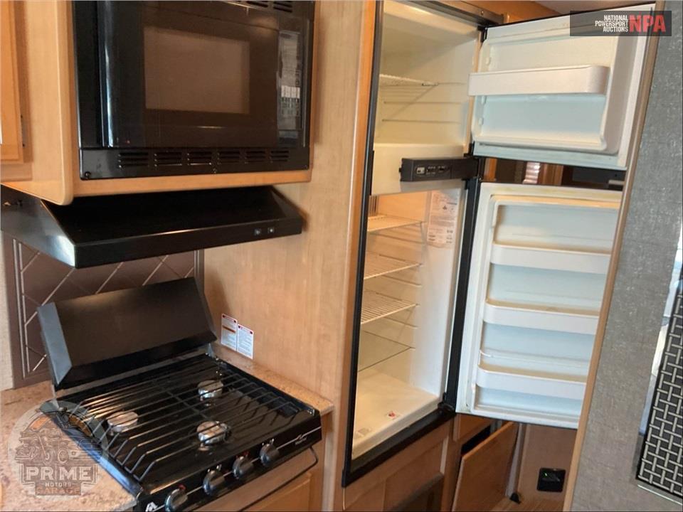 2017 Thor Motor Coach M-24.1 FORD - AXIS SERIES — фото 31