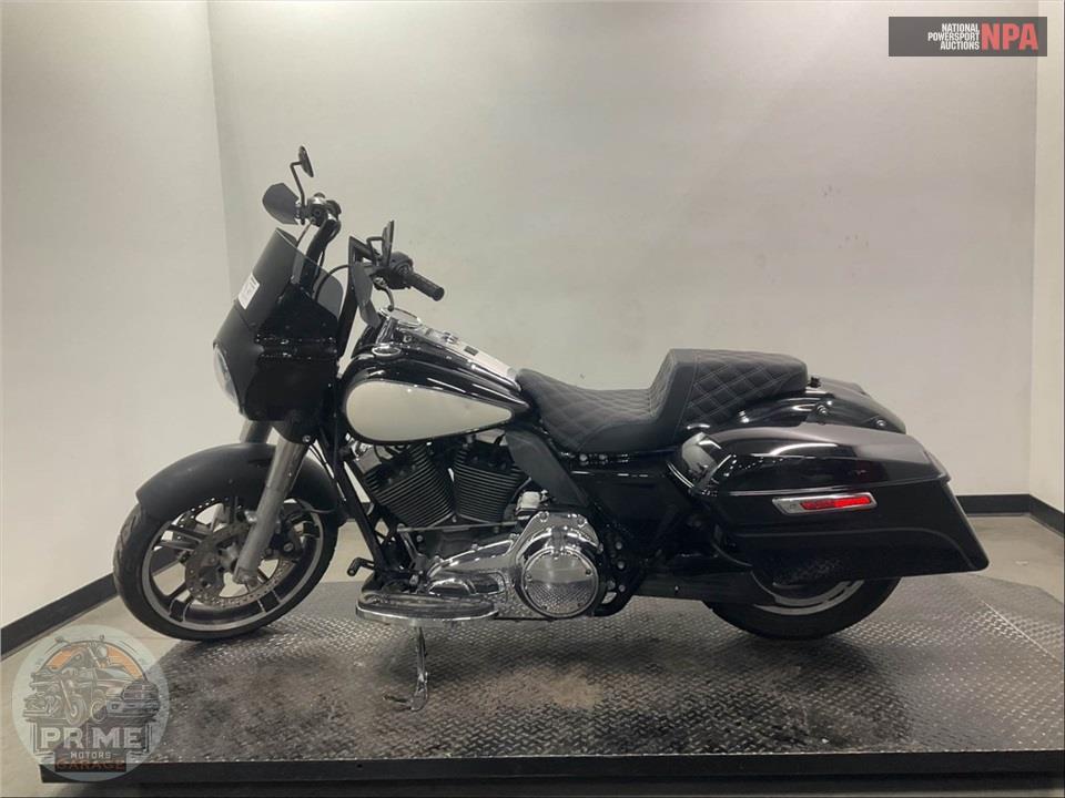 2011 Harley-Davidson FLHP POLICE ROAD KING — фото 3