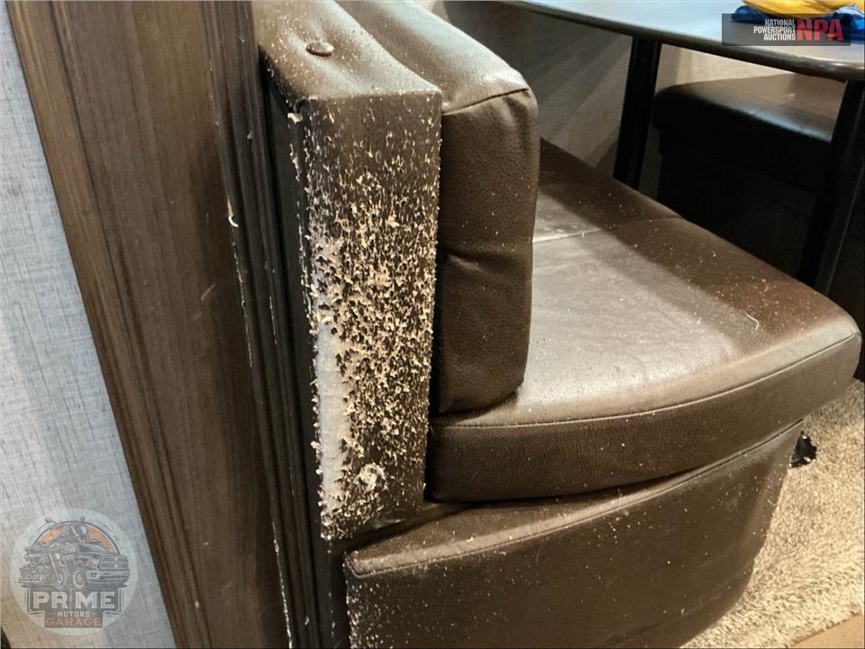 2019 Keystone Rv M-330 RL - LAREDO SERIES — фото 10