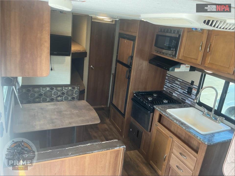 2016 Keystone Rv M-2600TB SUMMERLAND SERIES — фото 8