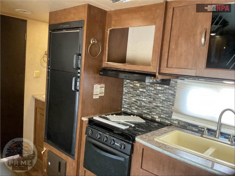 2017 Wildwood By Forest River M-261BHXL - X-LITE SERIES — фото 22