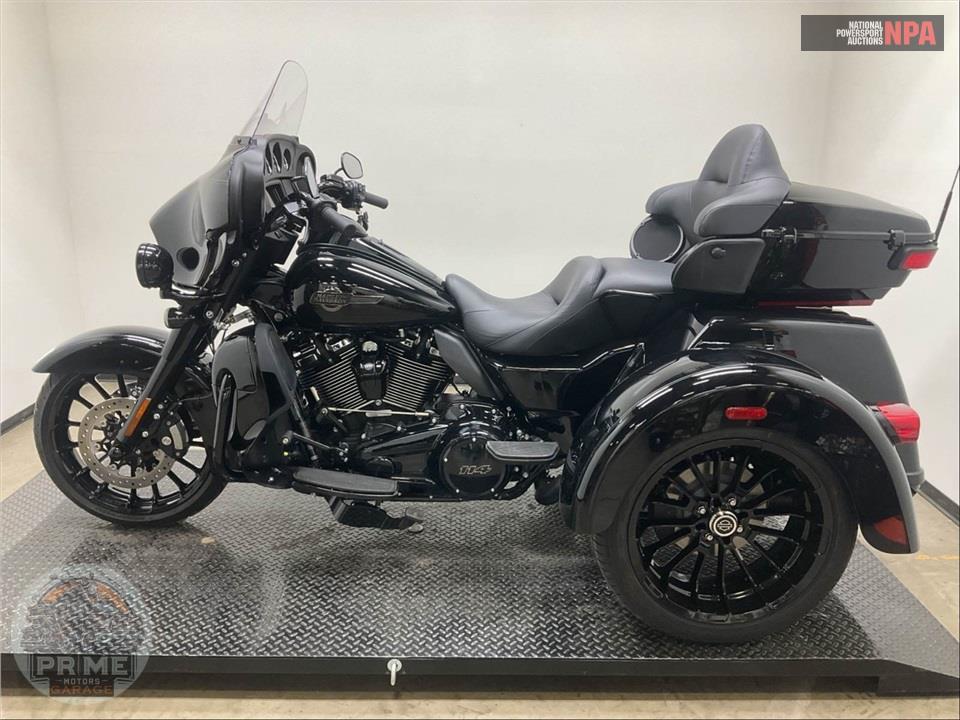 2025 Harley-Davidson FLHTCUTG TRI GLIDE ULTRA CLASSIC — фото 3