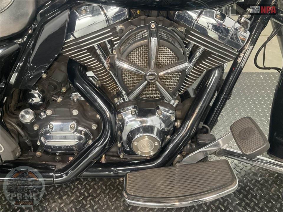 2010 Harley-Davidson FLHTCU ULTRA CLASSIC ELECTRA GLIDE — фото 6