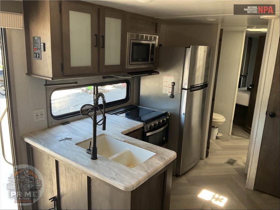 2022 Wildwood By Forest River M-36VBDS -  SERIES — фото 9