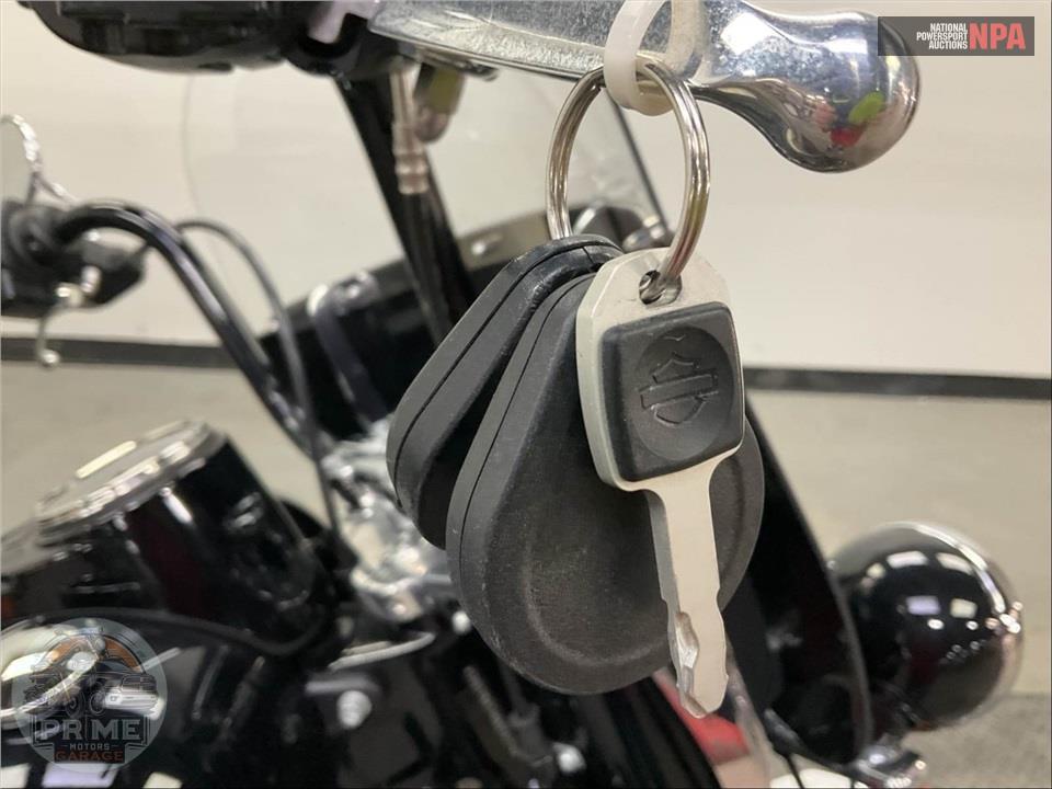 2019 Harley-Davidson FLHCS HERITAGE CLASSIC 114 — фото 11